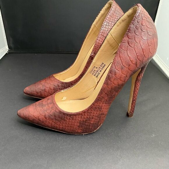 Charlotte Russe Snake Print Faux Leather Pumps - Picture 5 of 17